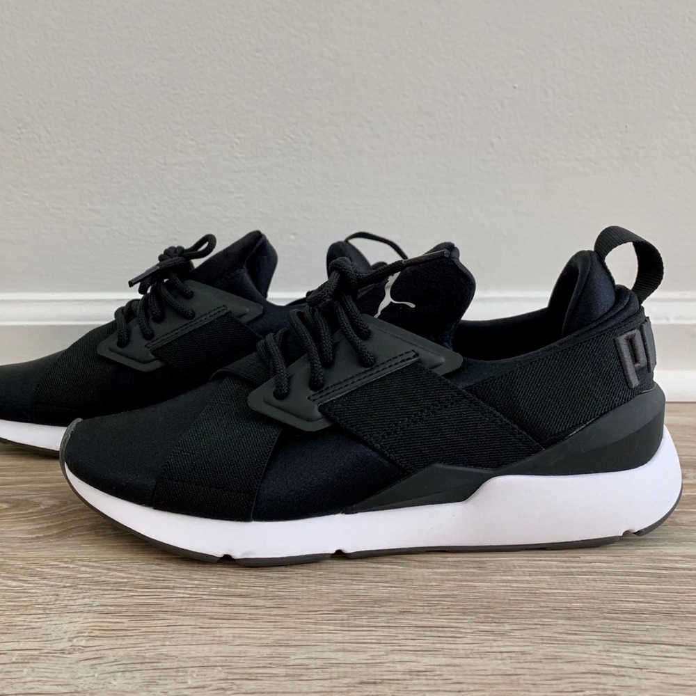 Black Puma Sneakers Women’s Size 8